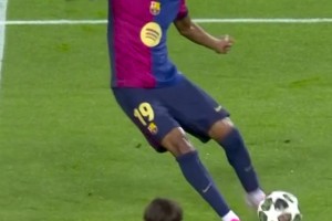 阿隆索在皇家马德里时间已经不多齐达内和阿尔韦罗亚正等着他上场