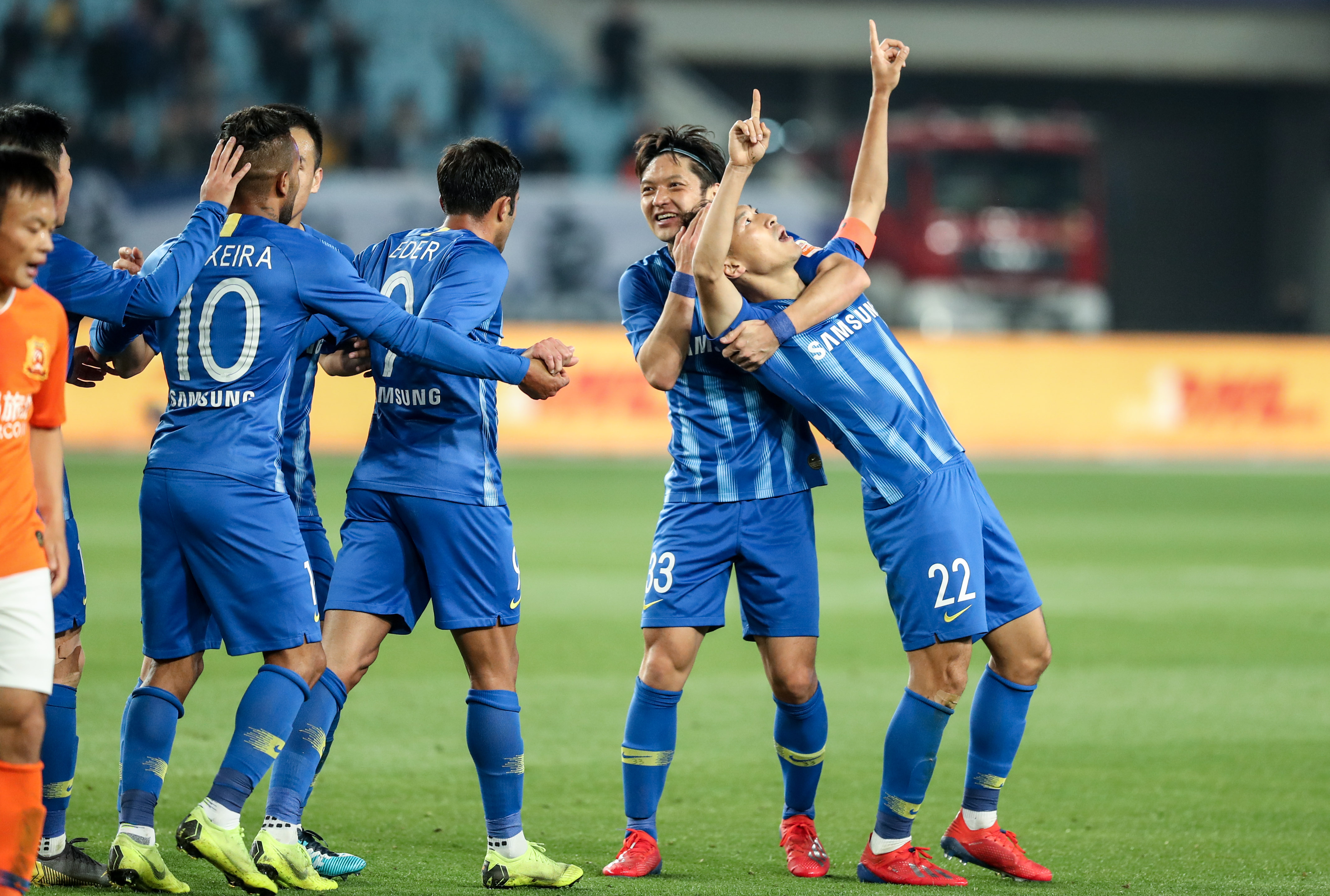 温哥华白浪公布下赛季阵容：已行使合同选项，与穆勒续约一年