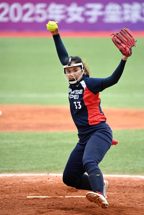 半场战报：美因茨0-1佛罗伦萨，佐姆破门