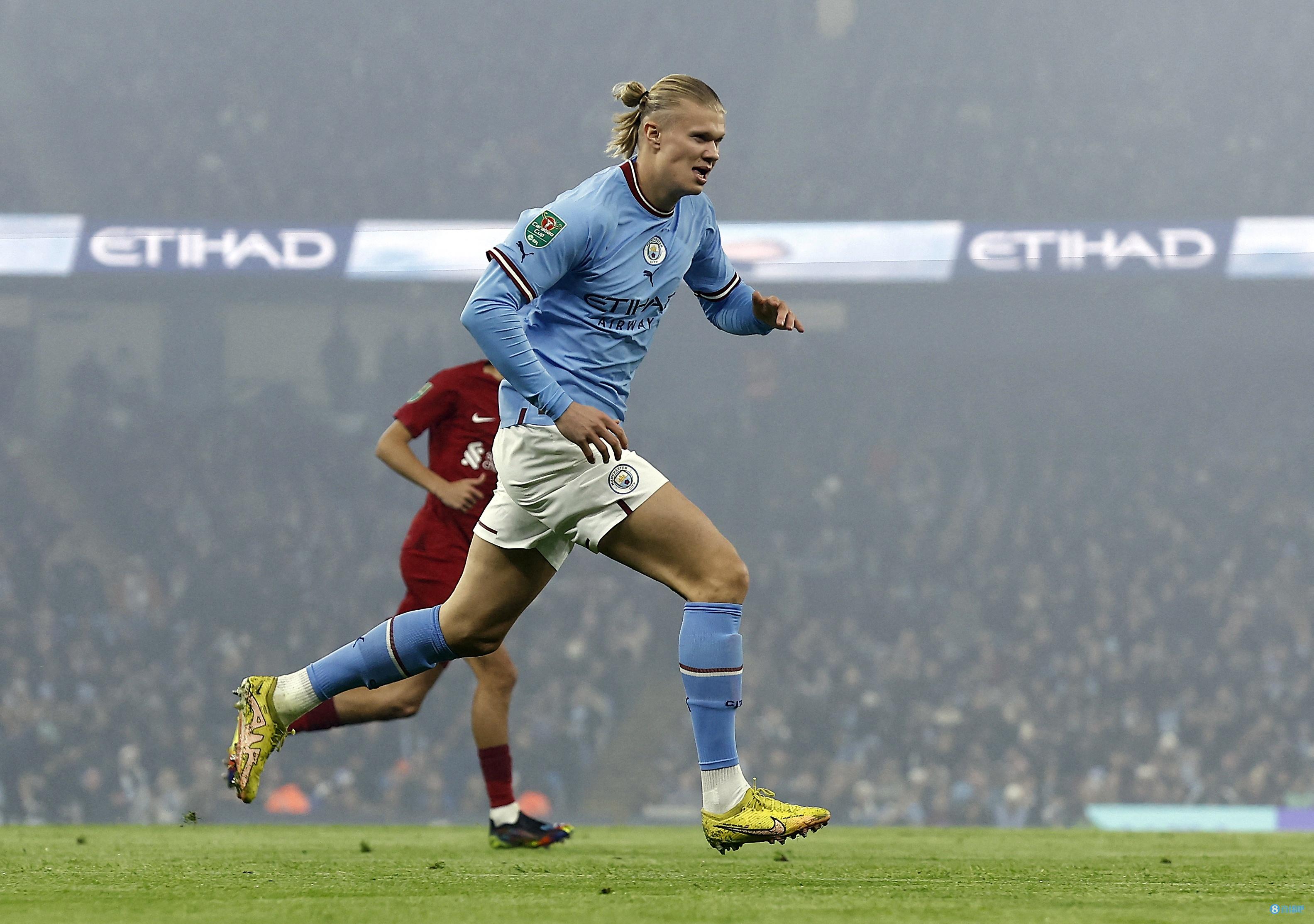 高效发挥！胡金秋20分钟9投8中轻取19分5篮板