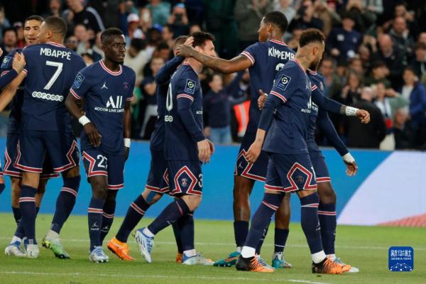 于根伟考察收官战主场场地：前些天草皮一直在开地暖加紧养护