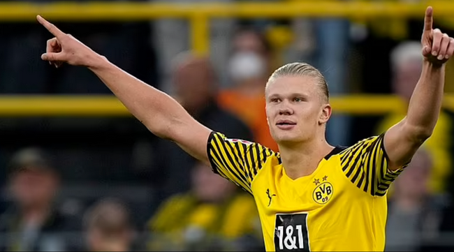 佛罗里达州Hollywood Hard Rock新吉他塔楼完工