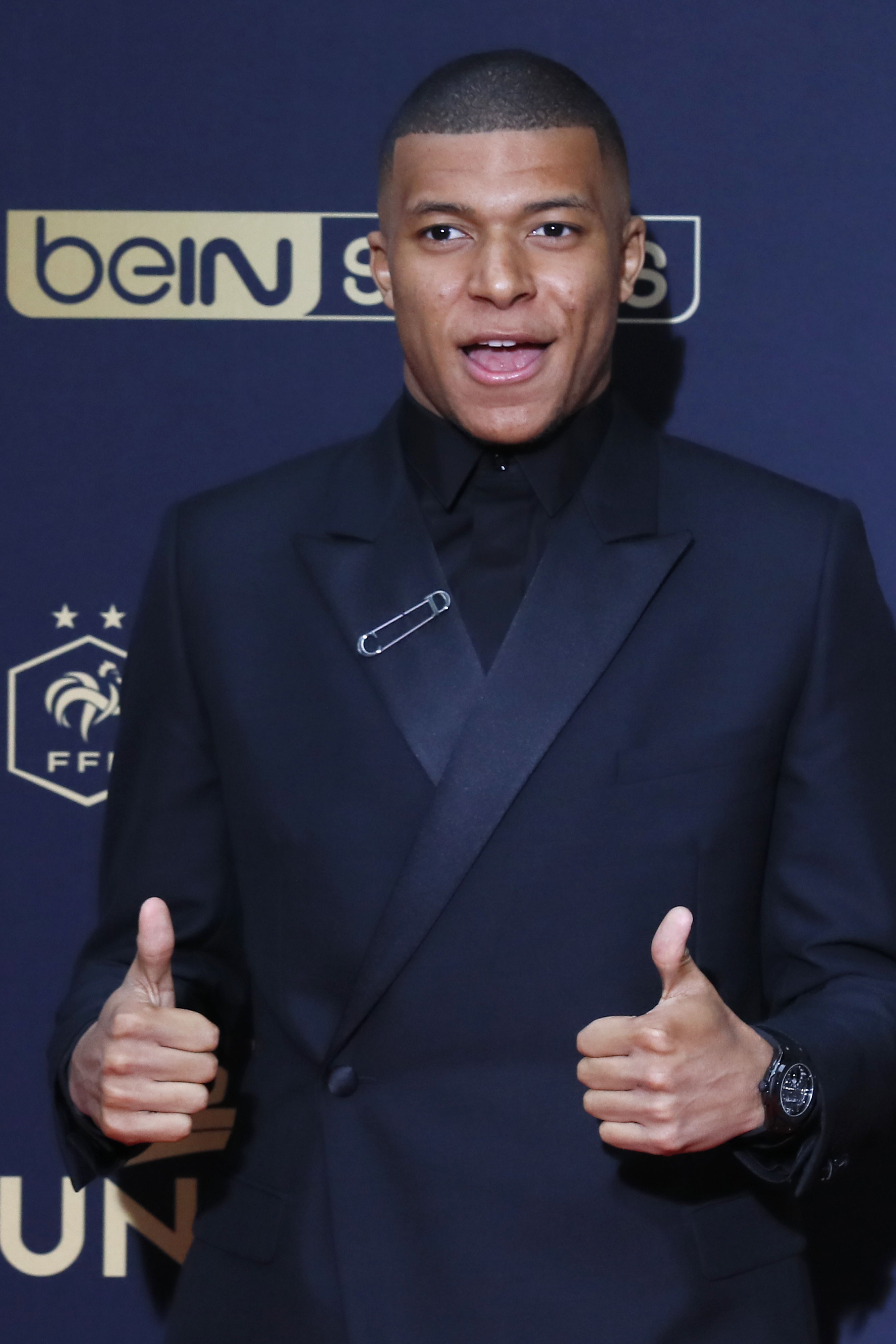 欧冠赛场精彩瞬间：皇马2-1取胜,