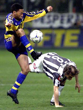 26年前的8月3日：亨利从尤文图斯加盟阿森纳